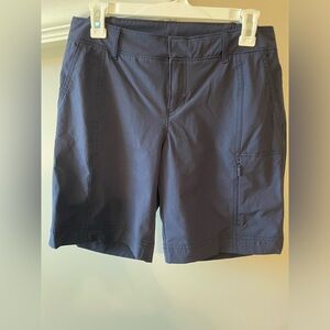 Athleta Palisade short size 8 navy blue